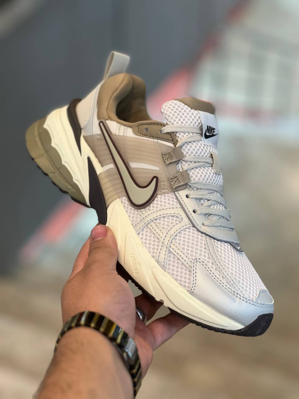 کتونی زنانه نایک وی تو کی Nike V2k Runساخت ویتنام وارداتی سایز بندی ۳۷ الی ۴۰ضمانت کیفیت کالا مسترکوالیتی درجه ۱