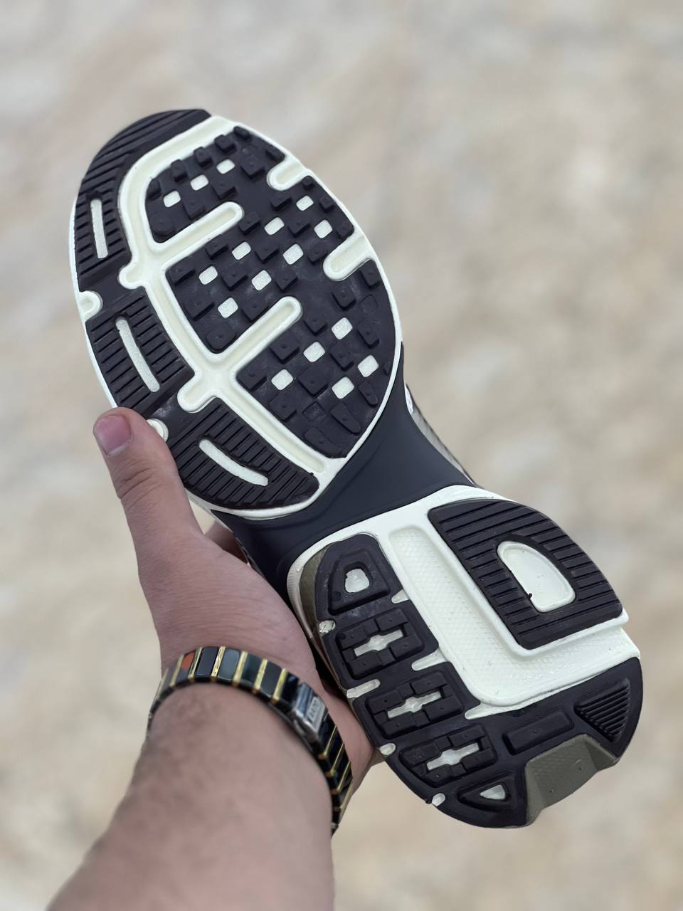 کتونی زنانه نایک وی تو کی Nike V2k Runساخت ویتنام وارداتی سایز بندی ۳۷ الی ۴۰ضمانت کیفیت کالا مسترکوالیتی درجه ۱