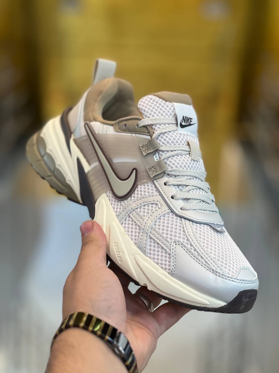 کتونی زنانه نایک وی تو کی Nike V2k Runساخت ویتنام وارداتی سایز بندی ۳۷ الی ۴۰ضمانت کیفیت کالا مسترکوالیتی درجه ۱