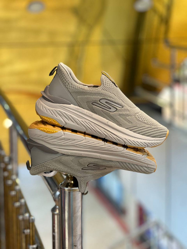 کتونی ویتنامی اسکیچرز بدون بند Skechers BOBS Sport Glide-Step Slip-Ins/ساخت ویتنام وارداتی/سبک و طبی و راحت/ سایز ۴۰ الی ۴۵/فروش تکی و عمده/ضمانت اصالت کالا/ کیفیت مسترکوالیتی درجه ۱