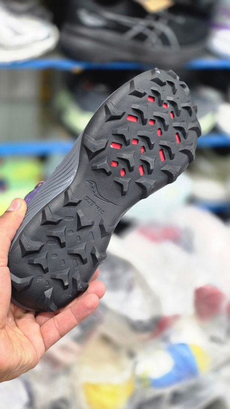 کتونی ویتنامی ساکونی اندورفین ریفت saucony endorphin rift مسترکوالیتی/ساخت ویتنام وارداتی/سایز ۴۰ الی ۴۵/ضمانت کیفیت کالا/فروش تکی و عمده