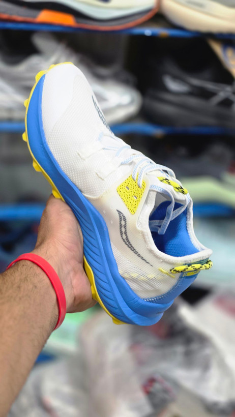 کتونی ویتنامی ساکونی اندورفین ریفت saucony endorphin rift مسترکوالیتی/ساخت ویتنام وارداتی/سایز ۴۰ الی ۴۵/ضمانت کیفیت کالا/فروش تکی و عمده