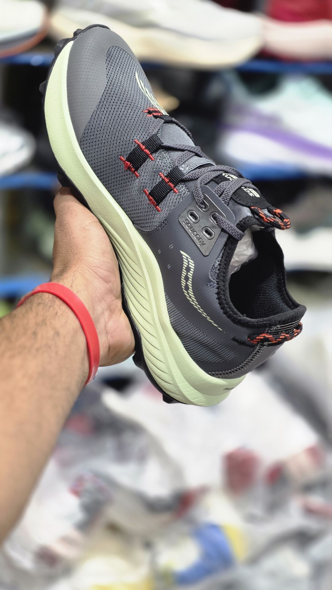 کتونی مردانه ساکونی اندورفین ریفت saucony endorphin rift/ساخت ویتنام وارداتی/سایز ۴۰ الی ۴۵/ضمانت کیفیت کالا/فروش تکی و عمده