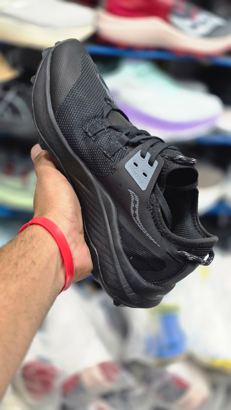 کتونی مردانه ساکونی اندورفین ریفت saucony endorphin rift مسترکوالیتی/ساخت ویتنام وارداتی/سایز ۴۰ الی ۴۵/ضمانت کیفیت کالا/فروش تکی و عمده