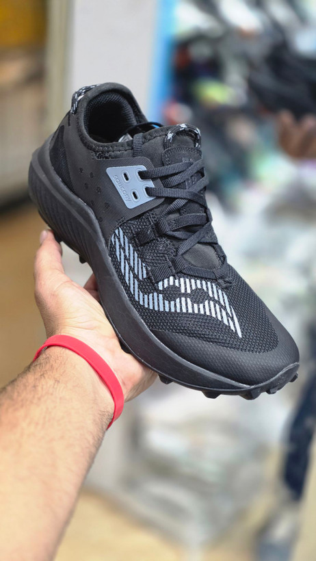 کتونی مردانه ساکونی اندورفین ریفت saucony endorphin rift مسترکوالیتی/ساخت ویتنام وارداتی/سایز ۴۰ الی ۴۵/ضمانت کیفیت کالا/فروش تکی و عمده