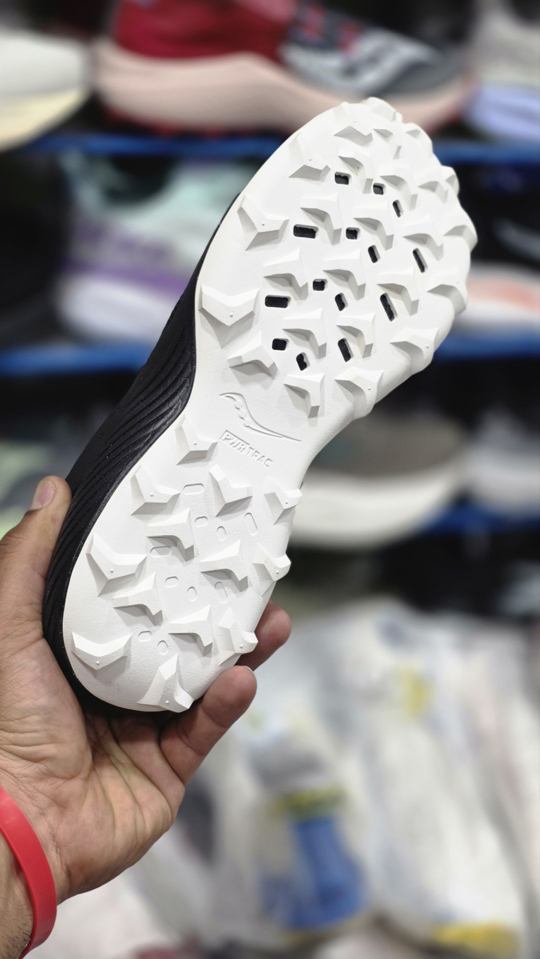کتونی مسترکوالیتی ساکونی اندورفین ریفت saucony endorphin rift/ساخت ویتنام وارداتی/سایز ۴۰ الی ۴۵/ضمانت کیفیت کالا/فروش تکی و عمده