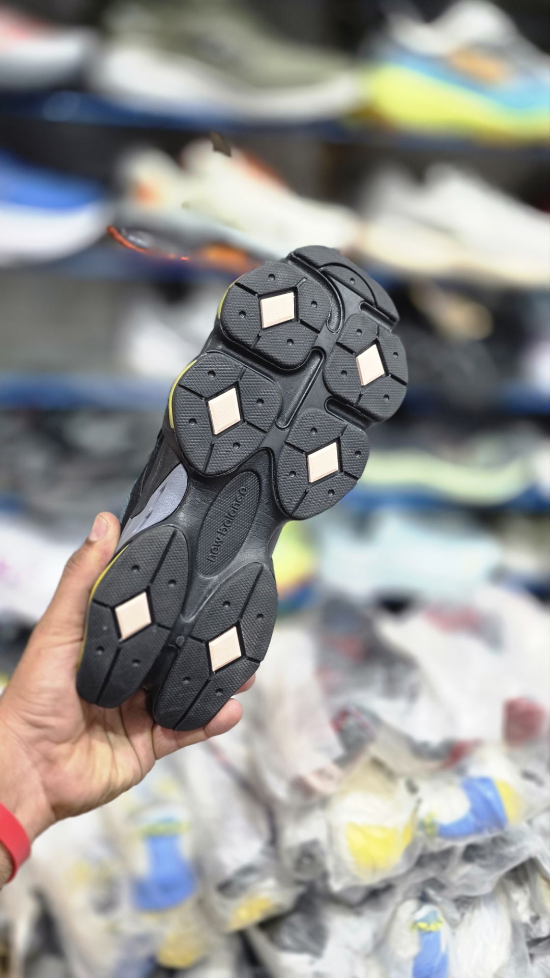 کتونی مستر A نیوبالانس ۹۰۶۰ مسترکوالیتی A پیاده رویی و رانینگ/ Newbalance 9060/ ساخت ویتنام وارداتی / سایز ۴۰الی ۴۵ فروش تک و عمده ضمانت اصالت کالا کیفیت مسترکوالیتی درجه ۱