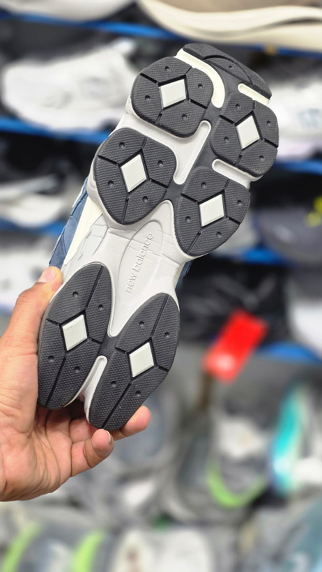 کتونی ویتنامی نیوبالانس ۹۰۶۰ مسترکوالیتی A پیاده رویی و رانینگ/ Newbalance 9060/ ساخت ویتنام وارداتی / سایز ۴۰الی ۴۵ فروش تک و عمده ضمانت اصالت کالا کیفیت مسترکوالیتی درجه ۱