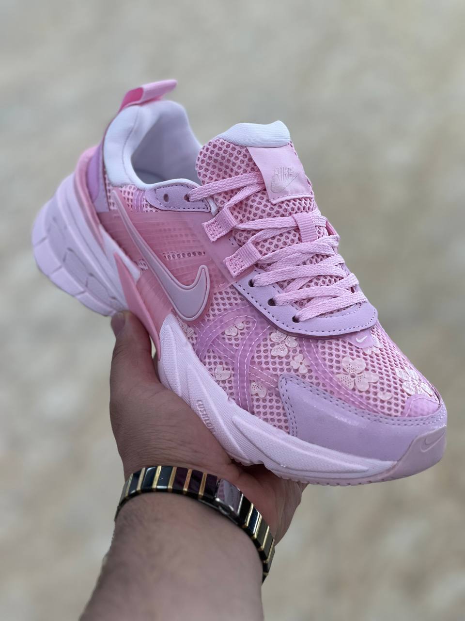 کتونی زنانه نایک وی تو کی Nike V2k Run /سایز 37الی40ساخت ویتنام وارداتی فروش تکی و عمده ضمانت کیفیت کالا