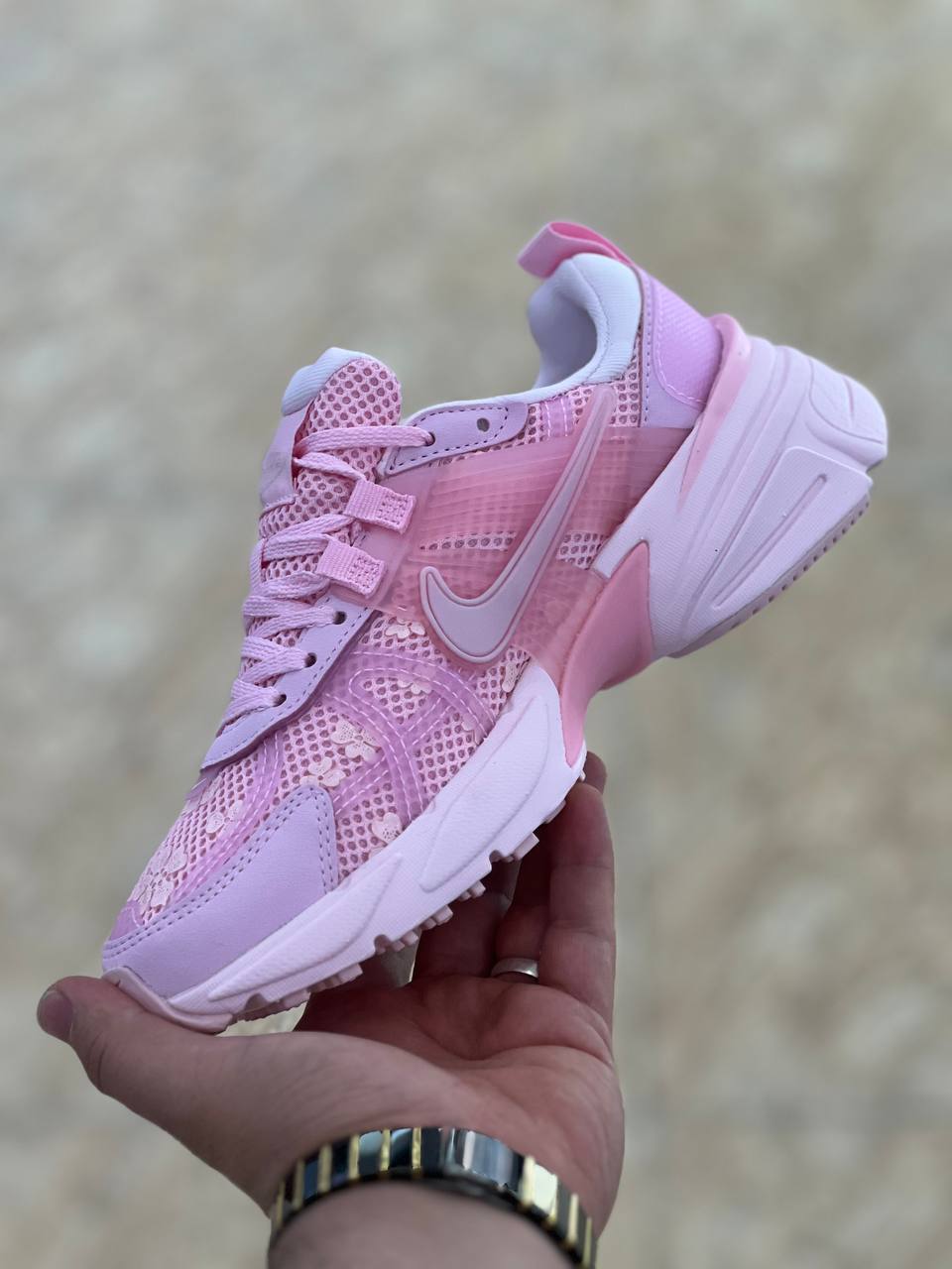 کتونی زنانه نایک وی تو کی Nike V2k Run /سایز 37الی40ساخت ویتنام وارداتی فروش تکی و عمده ضمانت کیفیت کالا