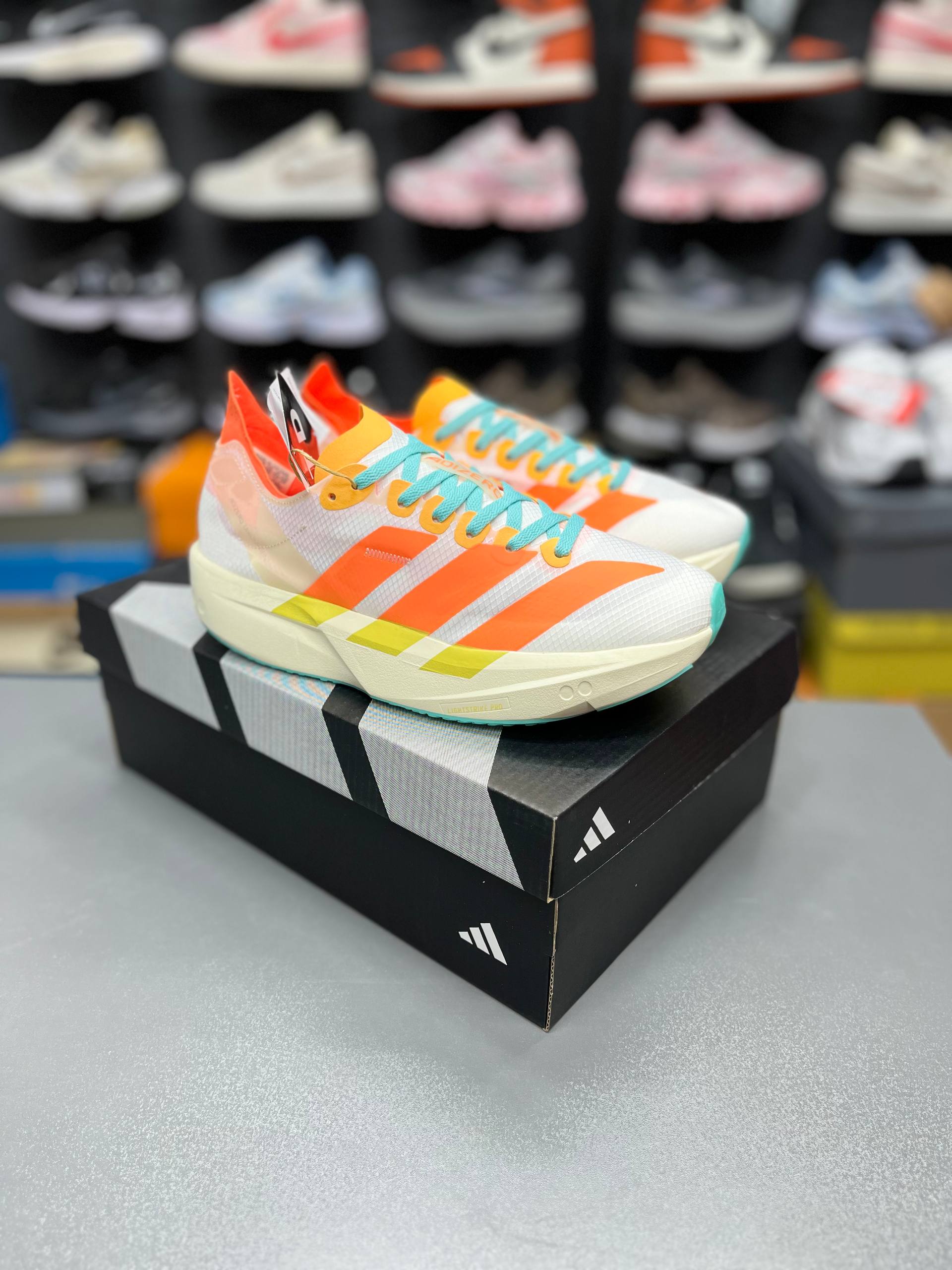 کتونی زنانه آدیداس رانینگ و پیاده رویی آدی زیرو پرو 4/Adidas adizero Adios Pro 4/ساخت ویتنام وارداتی/سایز ۳۸ ۳۹ ۴۰/فروش عمده و تک/ضمانت کیفیت کالا
