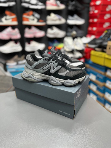 کتونی مردانه نیوبالانس ۹۰۶۰ مسترکوالیتی A پیاده رویی و رانینگ Newbalance 9060 ساخت ویتنام وارداتی سایز ۴۰الی ۴۵ فروش تک و عمده ضمانت اصالت کالا کیفیت مسترکوالیتی درجه ۱