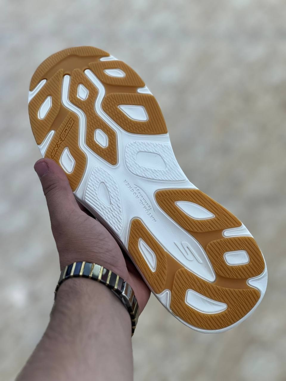 کتونی ویتنامی اسکیچرز اسلیپ Skechers Slip-insمسترکوالیتی درجه ۱ طبی و بدون بند سایز۴۰ الی ۴۵ ساخت ویتنام وارداتی فروش تکی و عمده/ضمانت کیفیت کالا