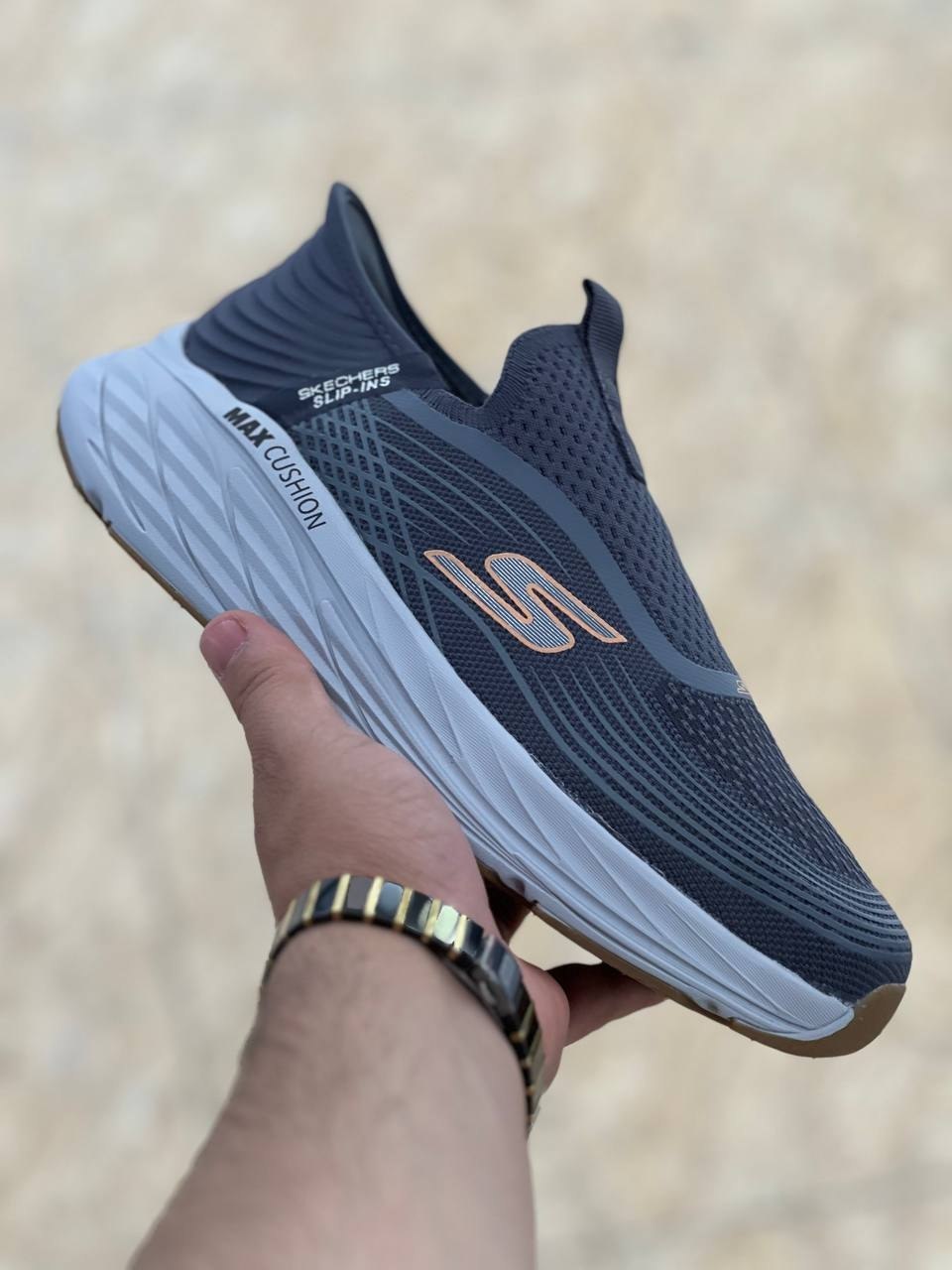 کتونی مسترکوالیتی اسکیچرز اسلیپ Skechers Slip-insمسترکوالیتی درجه ۱ طبی و بدون بند سایز۴۰ الی ۴۵ ساخت ویتنام وارداتی فروش تکی و عمده/ضمانت کیفیت کالا
