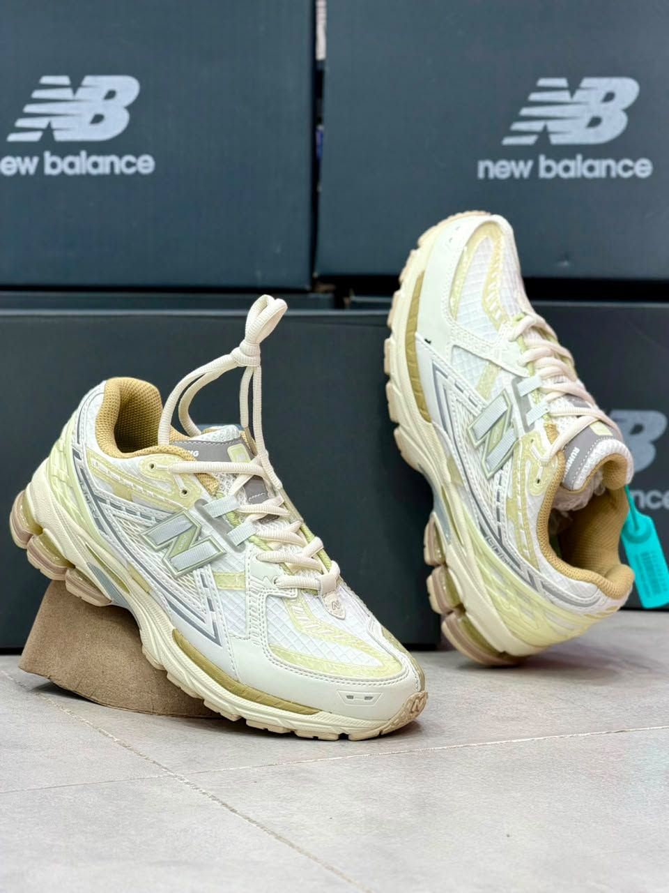 کتونی نیوبالانس ۱۹۰۶ مسترکوالیتی Newbalance 1906 ساخت ویتنام وارداتی سایز۳۸ الی ۴۵ فروش تکی و عمده ضمانت کیفیت کالا