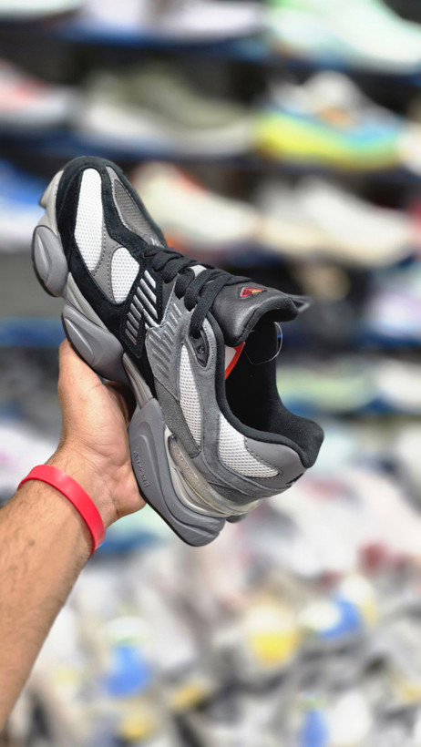 کتونی ویتنامی نیوبالانس ۹۰۶۰ پیاده رویی و رانینگ Newbalance 9060ساخت ویتنام وارداتی سایز ۴۰الی ۴۵ فروش تک و عمده ضمانت کیفیت کالا