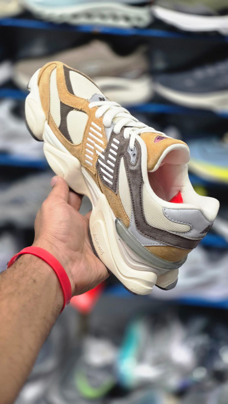 کتونی مردانه نیوبالانس ۹۰۶۰ پیاده رویی و رانینگ Newbalance 9060ساخت ویتنام وارداتی سایز ۴۰الی ۴۵ فروش تک و عمده ضمانت کیفیت کالا