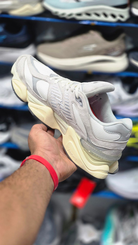کتونی ویتنامی نیوبالانس ۹۰۶۰ پیاده رویی و رانینگ Newbalance 9060ساخت ویتنام وارداتی سایز ۴۰الی ۴۵ فروش تک و عمده ضمانت کیفیت کالا