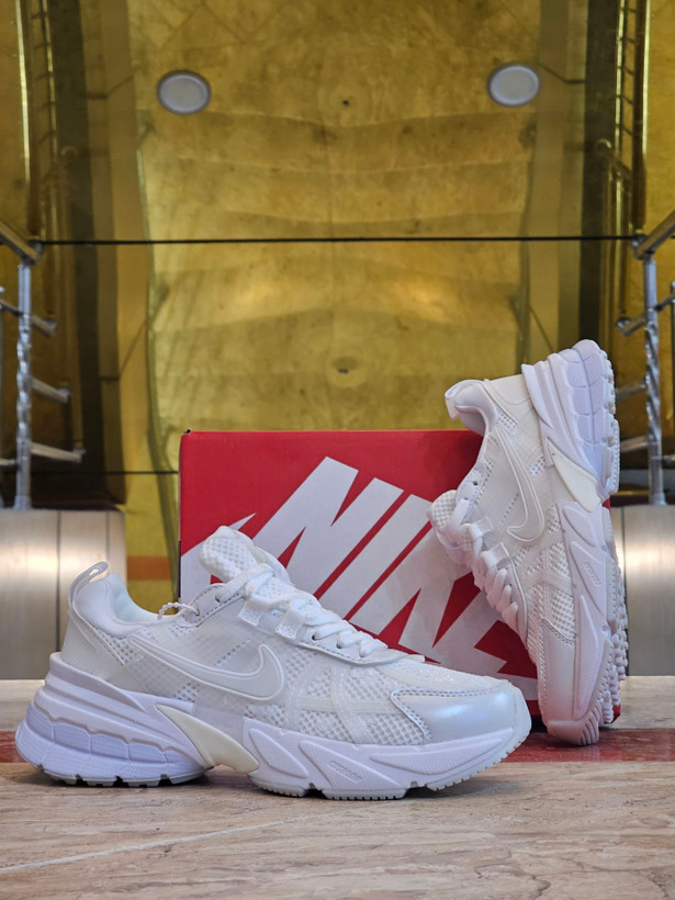 خرید نایک وی تو کی Nike V2k Run /سایز 37الی۴۰ساخت ویتنام وارداتی فروش تکی و عمده ضمانت کیفیت کالا