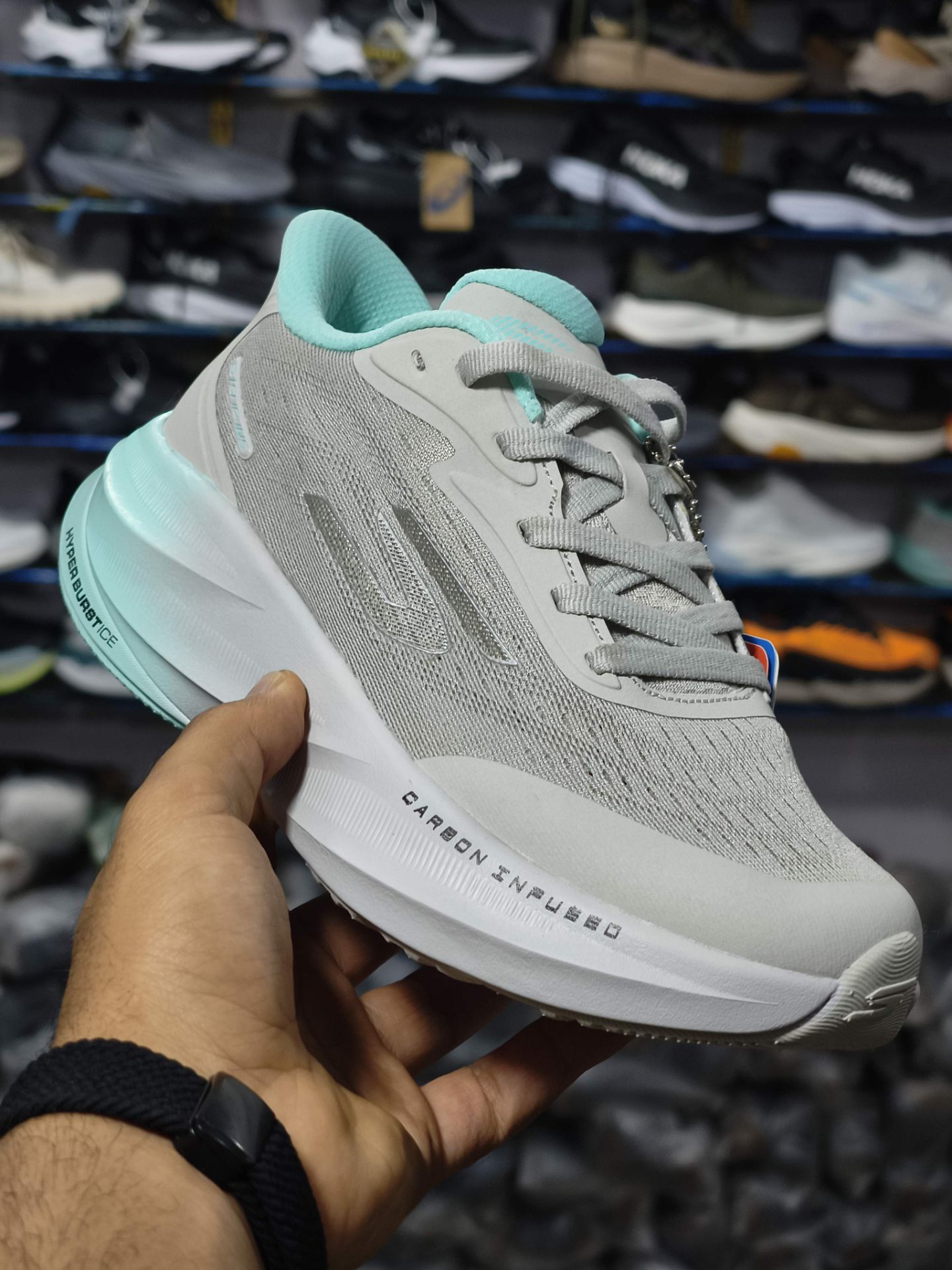 کتونی زنانه اسکیچرز هایپربرست کربن مستر کوالیتی/Skechers Hyper Burst Carbon/ساخت ویتنام وارداتی/سایز۳۷ الی ۴۰/فروش تکی و عمده ضمانت کیفیت کالا