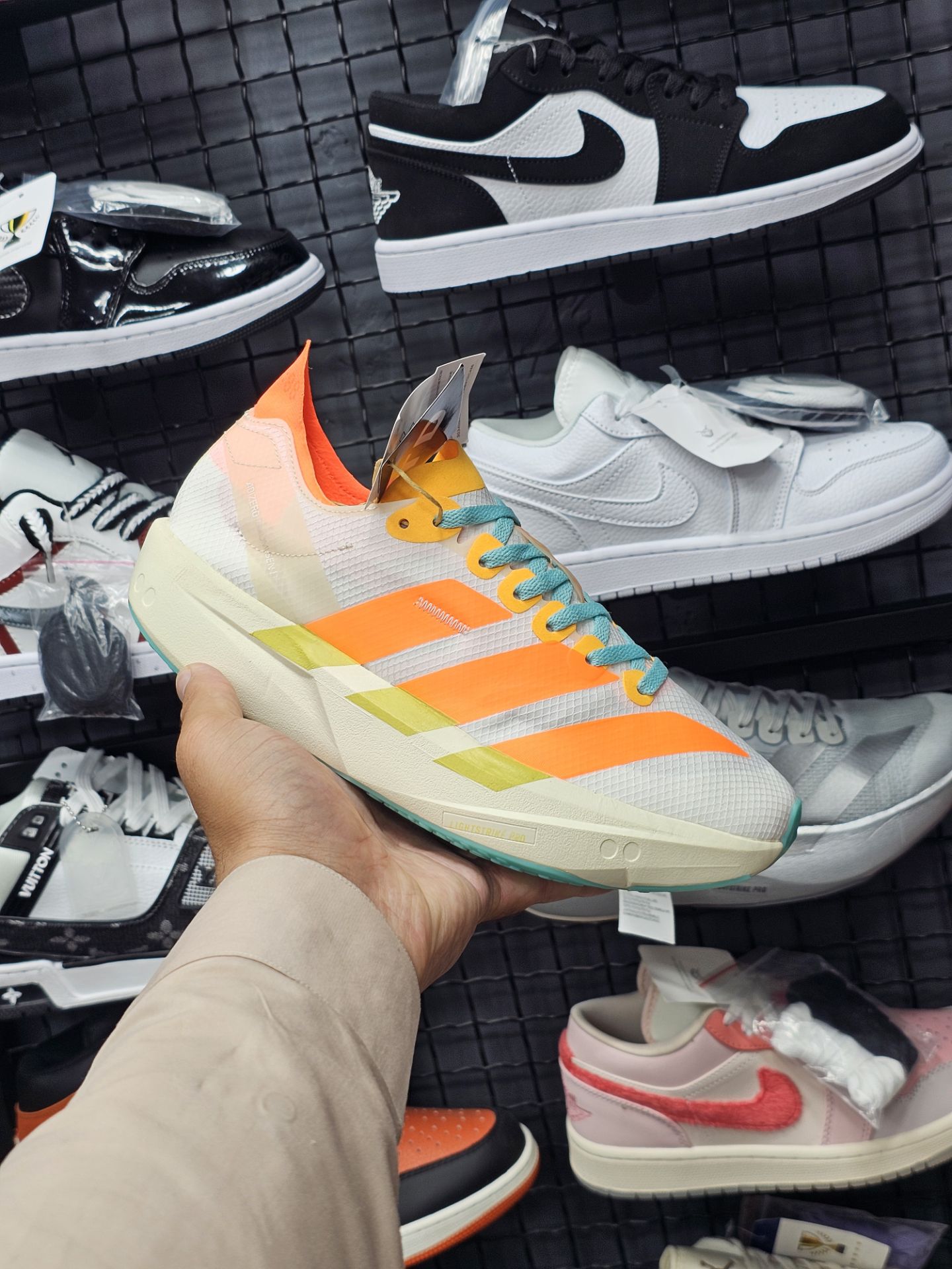 کتونی زنانه آدیداس رانینگ و پیاده رویی آدی زیرو پرو 4/Adidas adizero Adios Pro 4/ساخت ویتنام وارداتی/سایز ۳۸ ۳۹ ۴۰/فروش عمده و تک/ضمانت کیفیت کالا