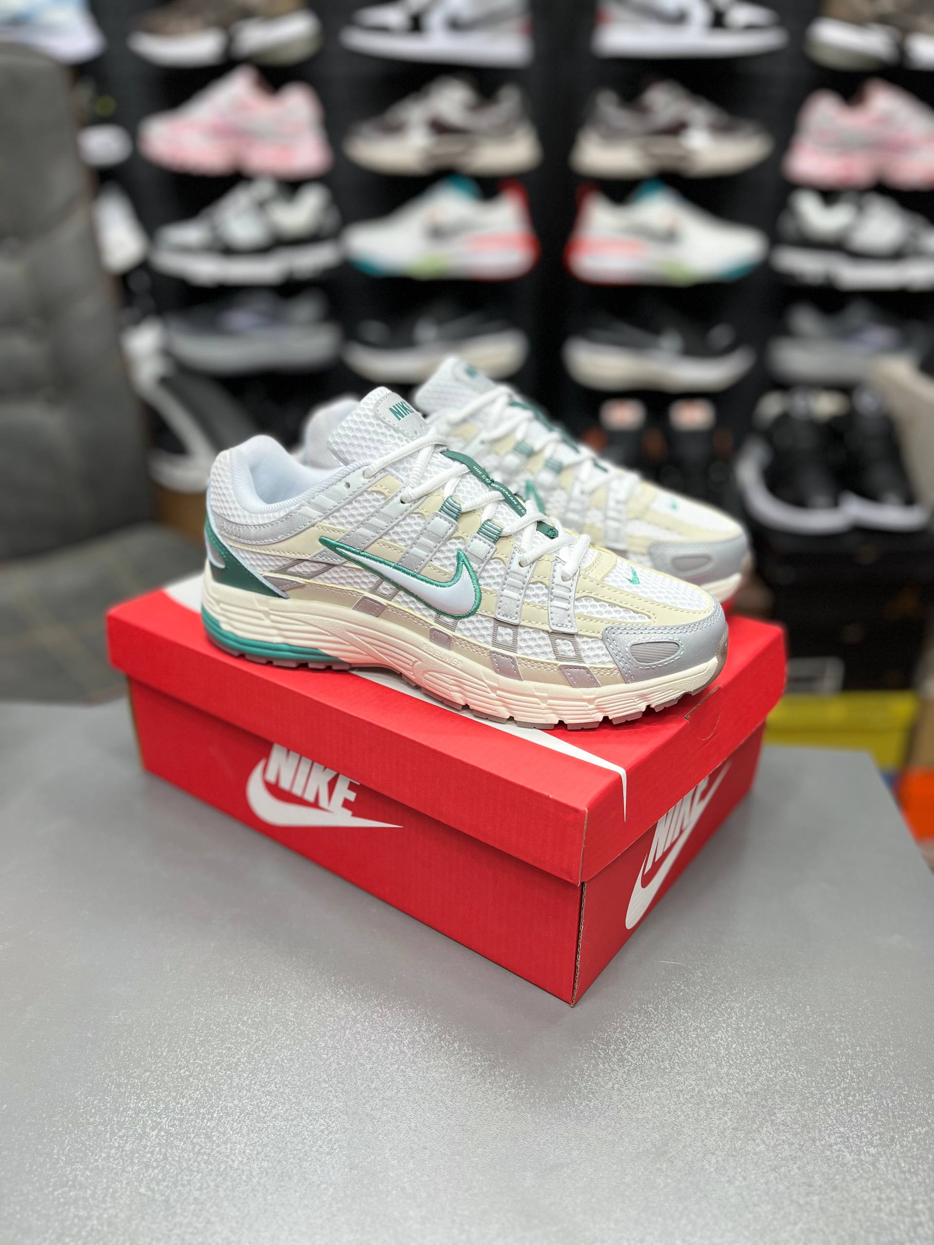کتونی نایک Nike P-6000 سایز ۴۰ الی ۴۵ ساخت ویتنام وارداتی ضمانت کیفیت کالا/فروش تکی و عمده