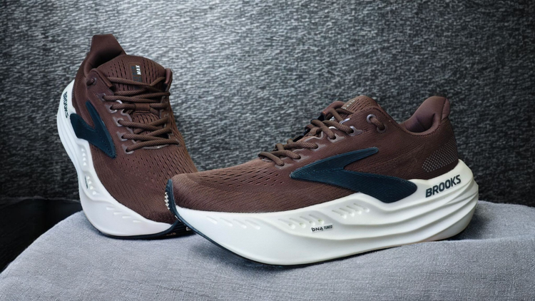 کتونی مسترکوالیتی بروکس گلیسرین مکس ۲ Brooks Glycerin max 2 / سایز ۴۴ ساخت ویتنام ضمانت کیفیت کالا