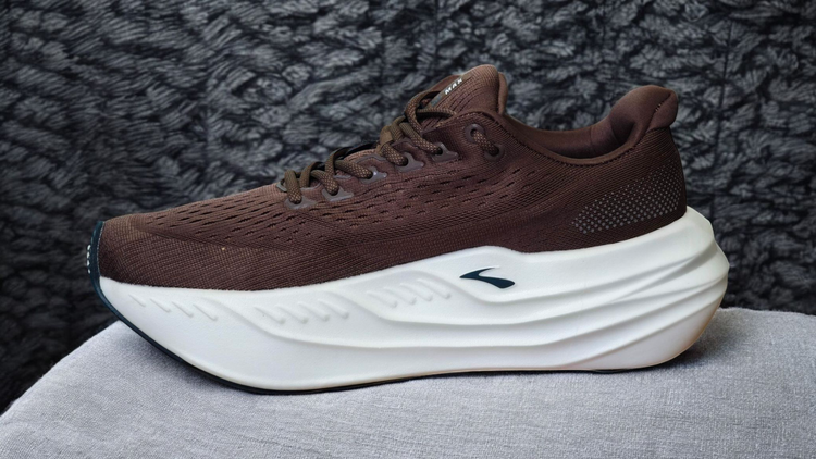 کتونی مسترکوالیتی بروکس گلیسرین مکس ۲ Brooks Glycerin max 2 / سایز ۴۴ ساخت ویتنام ضمانت کیفیت کالا