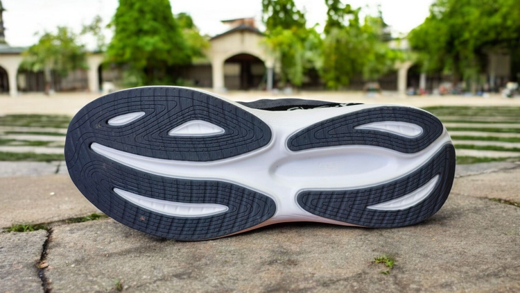 کتونی بروکس آدرنالین۲۳ مسترکوالیتی/Brooks Adrenaline۲۳/ساخت ویتنام وارداتی/سایز۴۳ فروش تکی و عمده/ضمانت کیفیت کالا