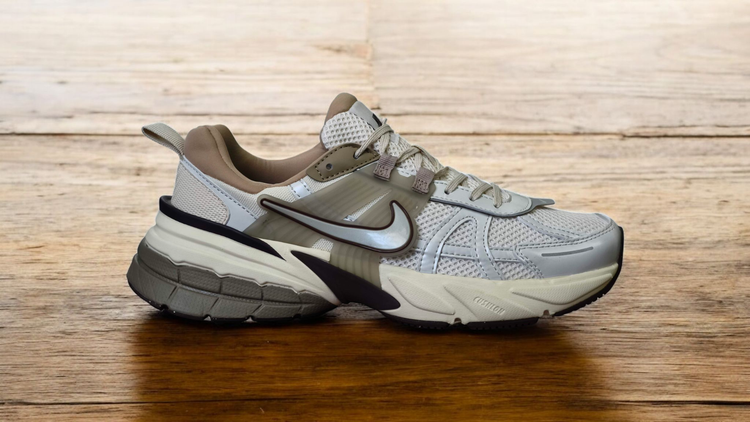 کتونی مسترکوالیتی نایک وی تو کی Nike V2k Run /سایز 42ساخت ویتنام وارداتی فروش تکی و عمده ضمانت کیفیت کالا