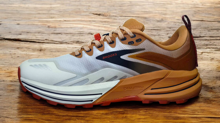 کتونی بروکس کاسکادیا 16/Brooks cascadia16/ساخت ویتنام/کیفیت مسترکوالیتی A/سایز ۴۰/تضمین کیفیت کالا