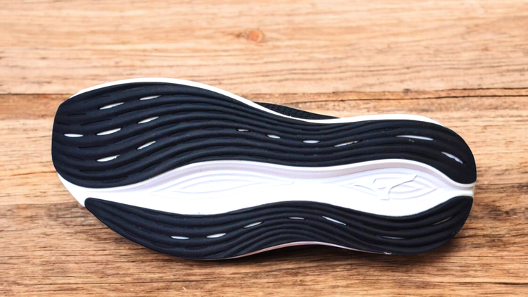 کتونی میزانو نئو زنMizuno neo zenسایز۴۰/ساخت ویتنام وارداتی ضمانت کیفیت کالا/فروش تکی و عمده