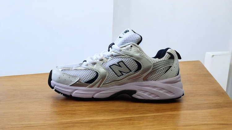 کتونی نیوبالانس ۵۳۰ Newbalance 530 پیاده رویی و روزمره سایز ۴۵/ساخت ویتنام وارداتی سایز ۳۸_۴۰_۴۵ فروش تکی و عمده ضمانت کیفیت کالا