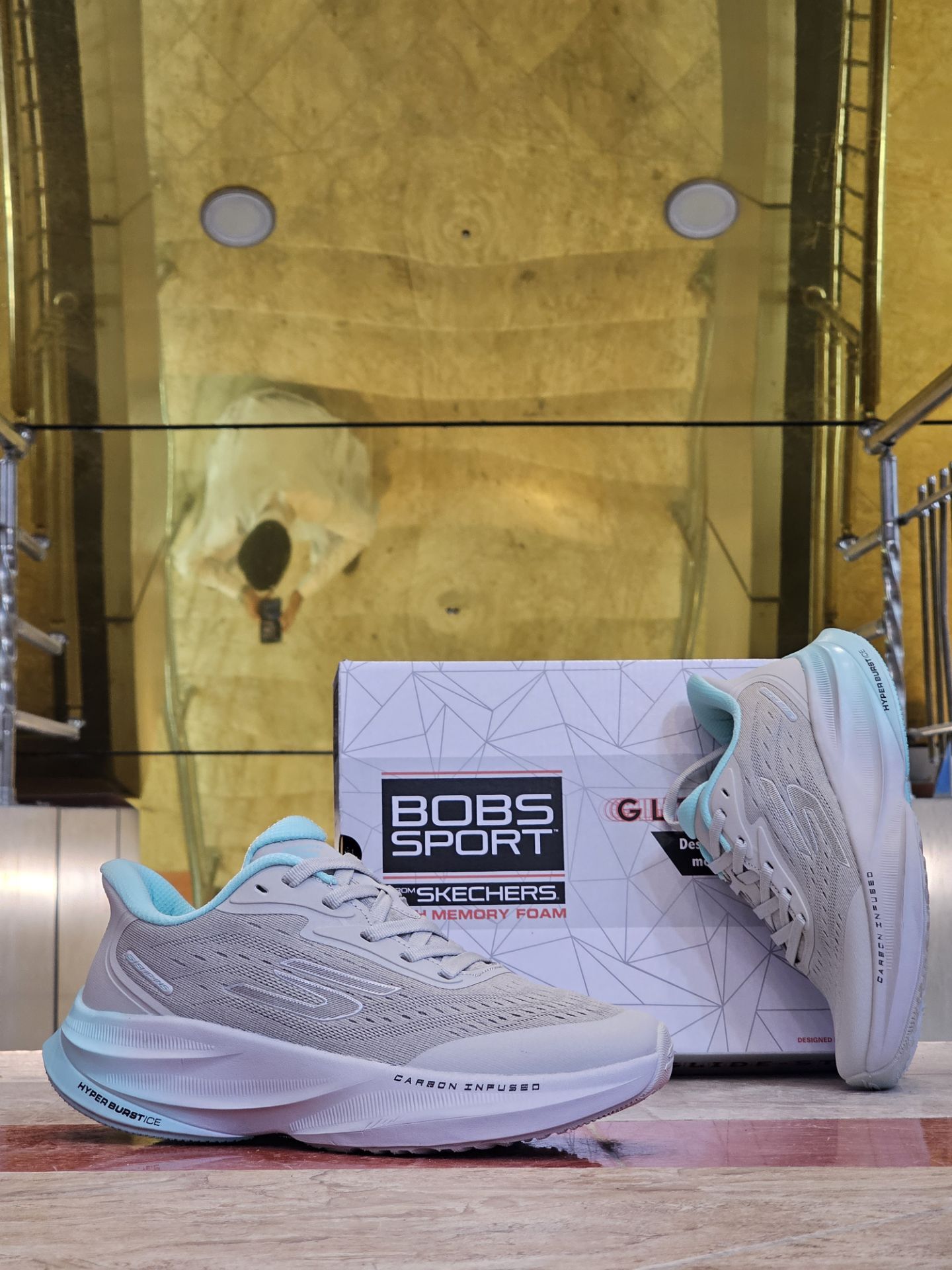 کتونی زنانه اسکیچرز هایپربرست کربن مسترکوالیتی/Skechers Hyper Burst Carbon/ساخت ویتنام وارداتی/سایز۳۷ الی ۴۰/فروش تکی و عمده ضمانت کیفیت کالا