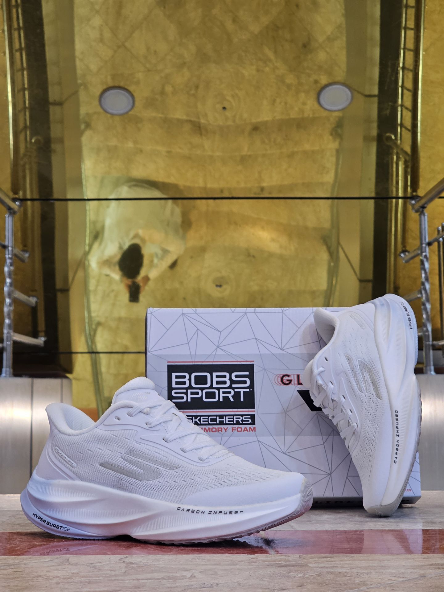 کتونی زنانه اسکیچرز هایپربرست کربن مسترکوالیتی/Skechers Hyper Burst Carbon/ساخت ویتنام وارداتی/سایز۳۷ الی ۴۰/فروش تکی و عمده ضمانت کیفیت کالا
