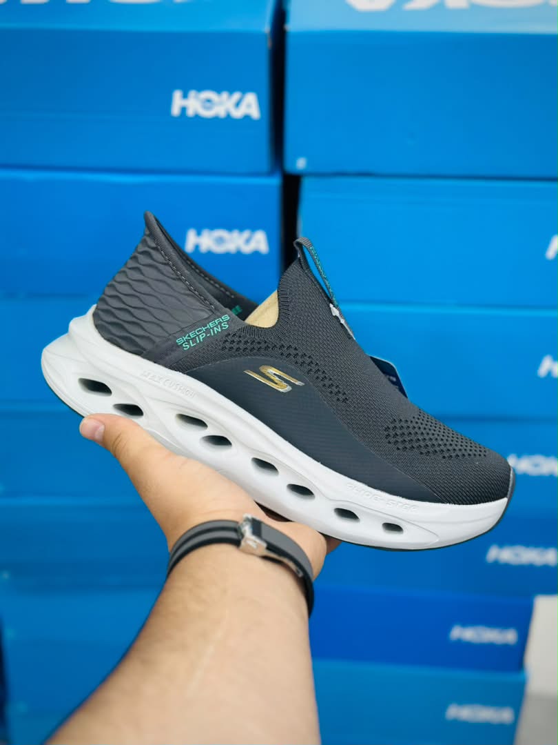 کفش راحتی اسکیچرز اسلیپ اینزگو والک/Skechers GOwalk Slip-ins/ساخت ویتنام وارداتی فروش عمده و تک/سایز ۴۰ تا۴۵ ضمانت کیفیت کالا