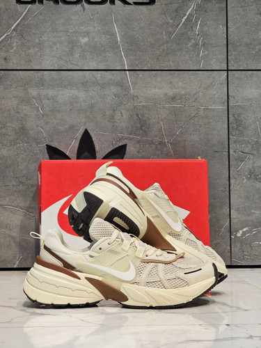 کتونی ست جذاب نایک وی تو کی Nike V2k Run /سایز 37الی۴۵ساخت ویتنام وارداتی فروش تکی و عمده ضمانت کیفیت کالا