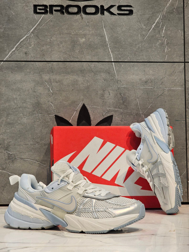 کتونی ست جذاب نایک وی تو کی Nike V2k Run /سایز 37الی۴۵ساخت ویتنام وارداتی فروش تکی و عمده ضمانت کیفیت کالا