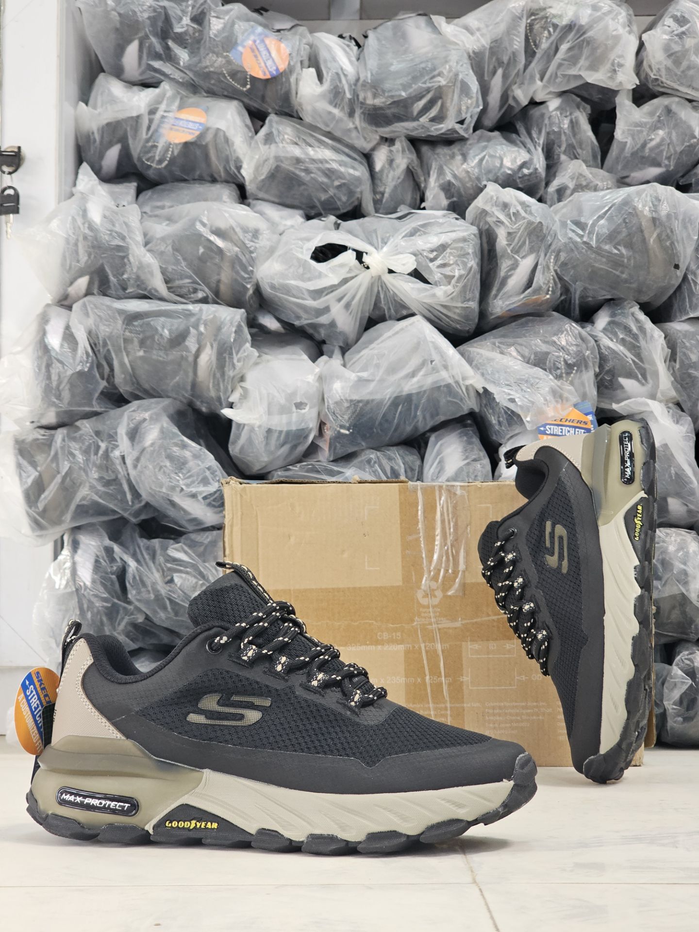 کتونی اسکیچرز پروتکتSkechers Max Protect Goodyear ساخت ویتنام وارداتی سایز ۴۰ الی ۴۵ بالاترین کیفیت درجه ۱/ضمانت کیفیت کالا/فروش تکی و عمده