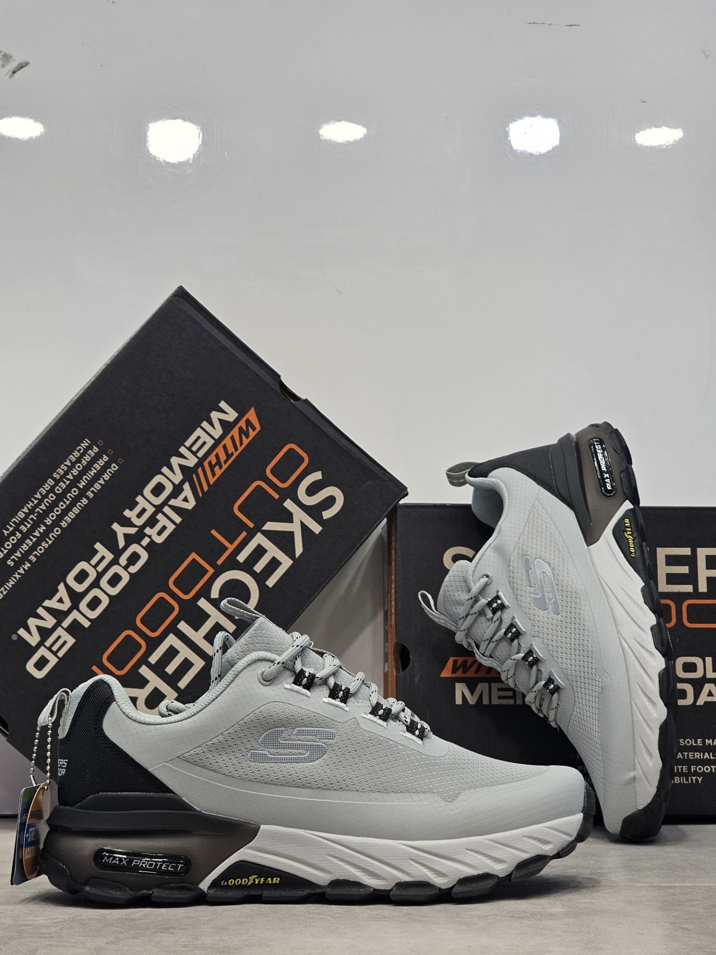 کتونی اسکیچرز پروتکتSkechers Max Protect Goodyear ساخت ویتنام وارداتی سایز ۴۰ الی ۴۵ بالاترین کیفیت درجه ۱/ضمانت کیفیت کالا/فروش تکی و عمده