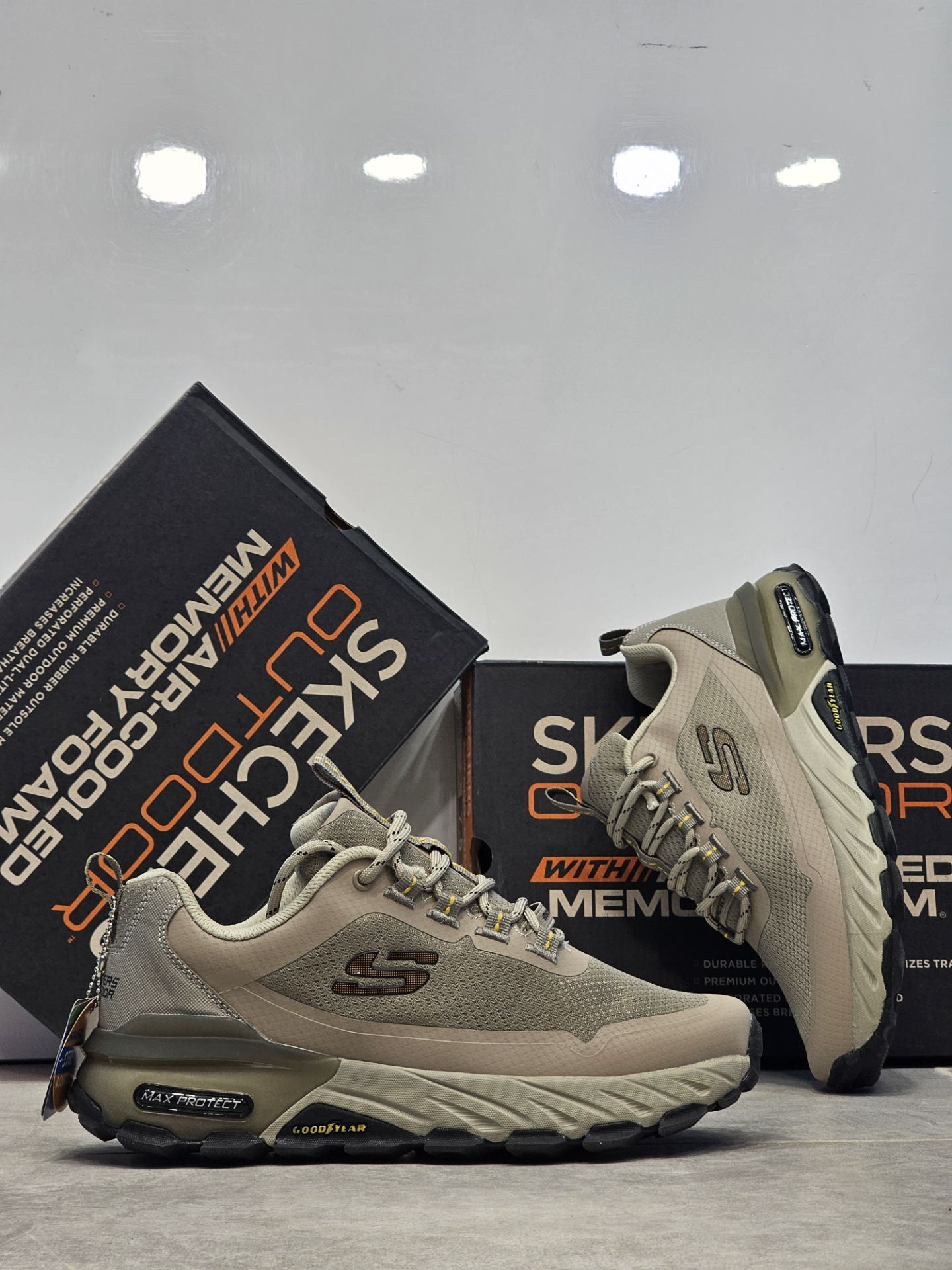 کتونی اسکیچرز پروتکتSkechers Max Protect Goodyear ساخت ویتنام وارداتی سایز ۴۰ الی ۴۵ بالاترین کیفیت درجه ۱/ضمانت کیفیت کالا/فروش تکی و عمده