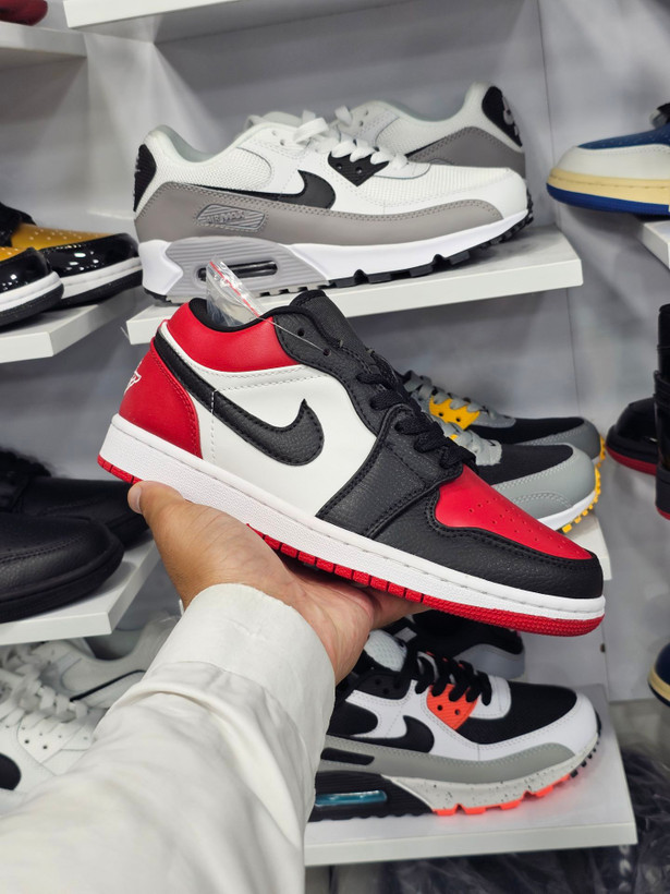 کتونی مسترکوالیتی نایک ایر جردن وان بدون ساق Nike Air Jordan 1 Low وارداتی ساخت ویتنام سایز ۴۰ الی ۴۵فروش تکی و عمده ضمانت کیفیت کالا