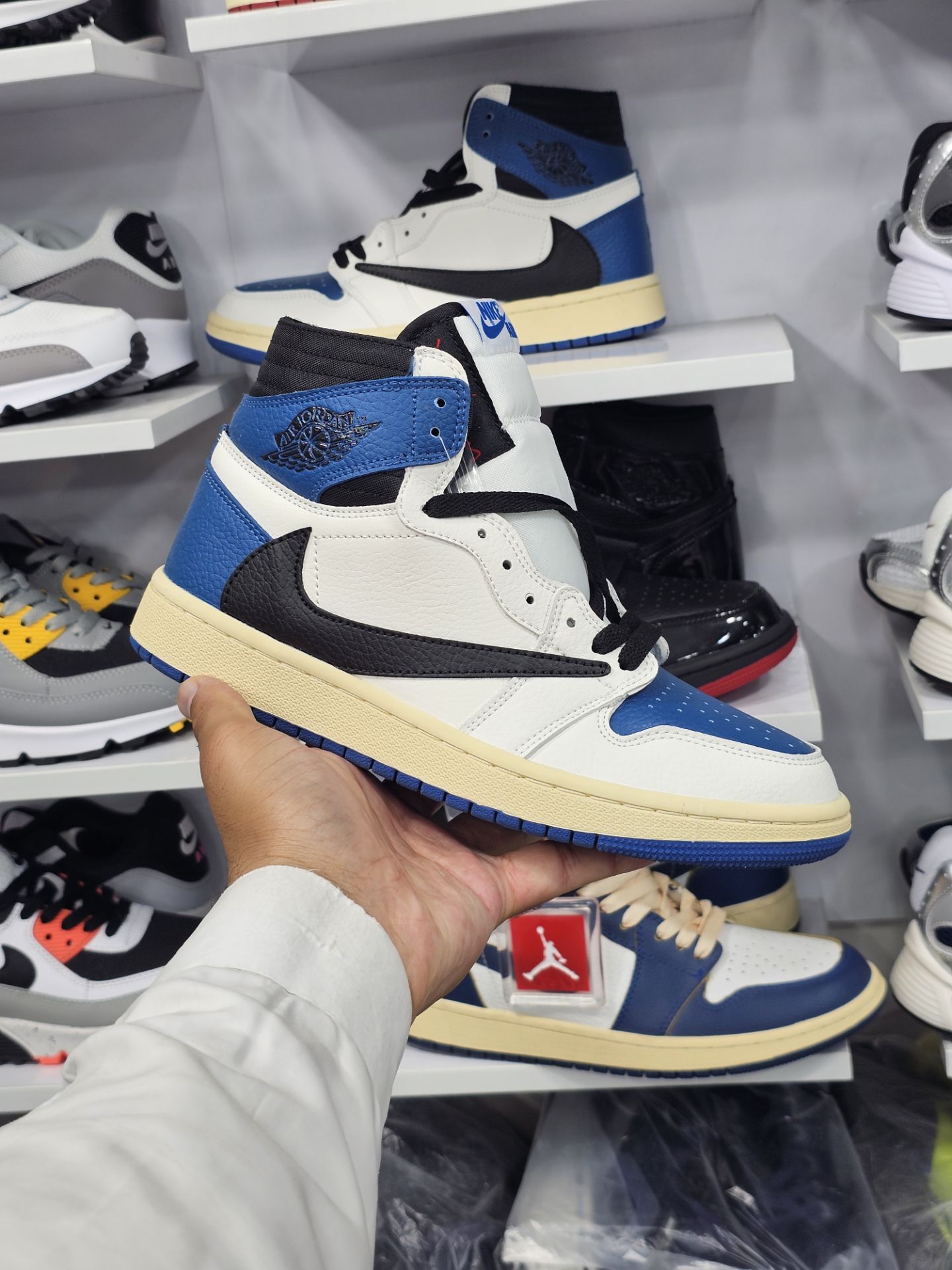 کتونی مردانه نایک ایر جردن وان ساقدار/Nike Air Jordan 1 Low وارداتی ساخت ویتنام سایز ۳۸ الی ۴۵فروش تکی و عمده/ضمانت کیفیت کالا