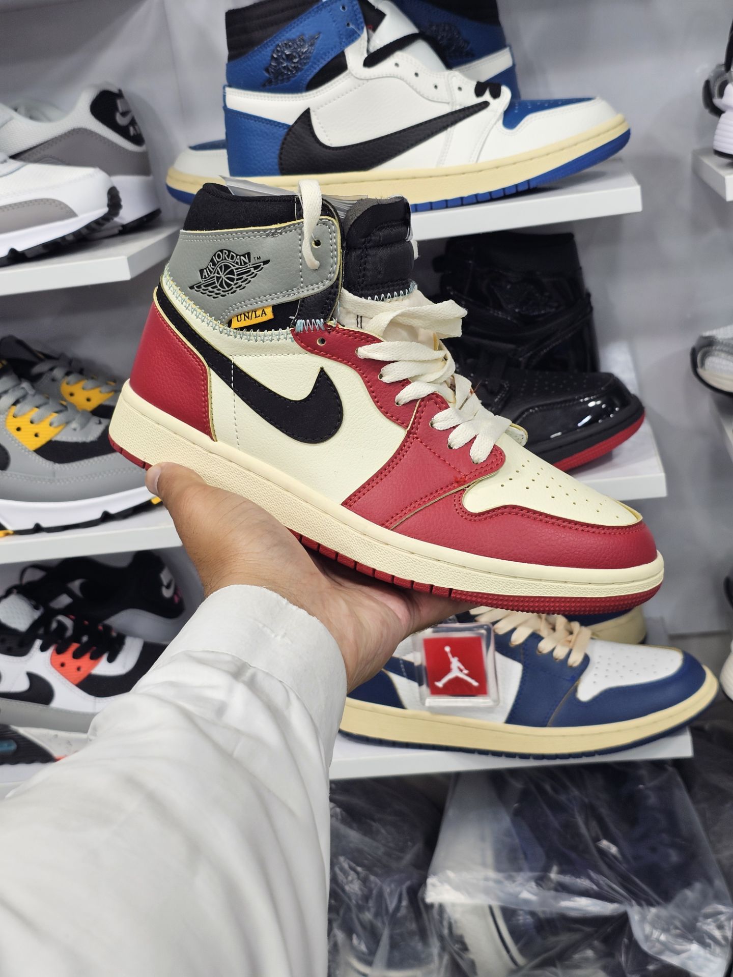 کتونی مردانه نایک ایر جردن وان ساقدار/Nike Air Jordan 1 Low وارداتی ساخت ویتنام سایز ۳۸ الی ۴۵فروش تکی و عمده/ضمانت کیفیت کالا