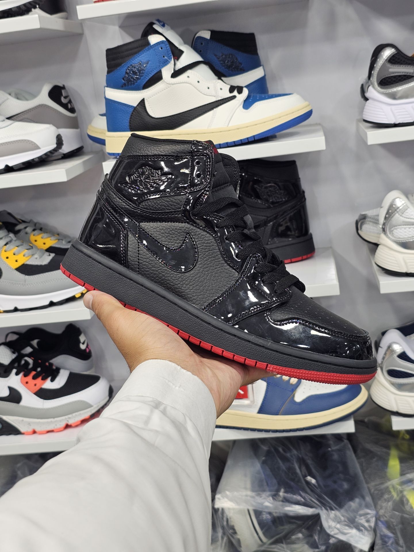 کتونی مردانه نایک ایر جردن وان ساقدار/Nike Air Jordan 1 Low وارداتی ساخت ویتنام سایز ۳۸ الی ۴۵فروش تکی و عمده/ضمانت کیفیت کالا