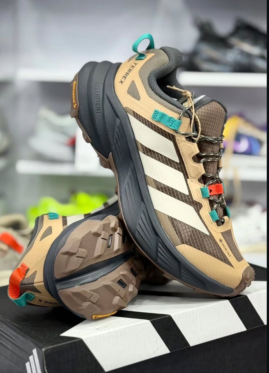 کتونی مردانه آدیداس ترکس TERREX Agravic GTX ساخت ویتنام وارداتی تریل رانینگ سایز ۴۰ الی۴۵ فروش تکی و عمده ضمانت کیفیت کالا