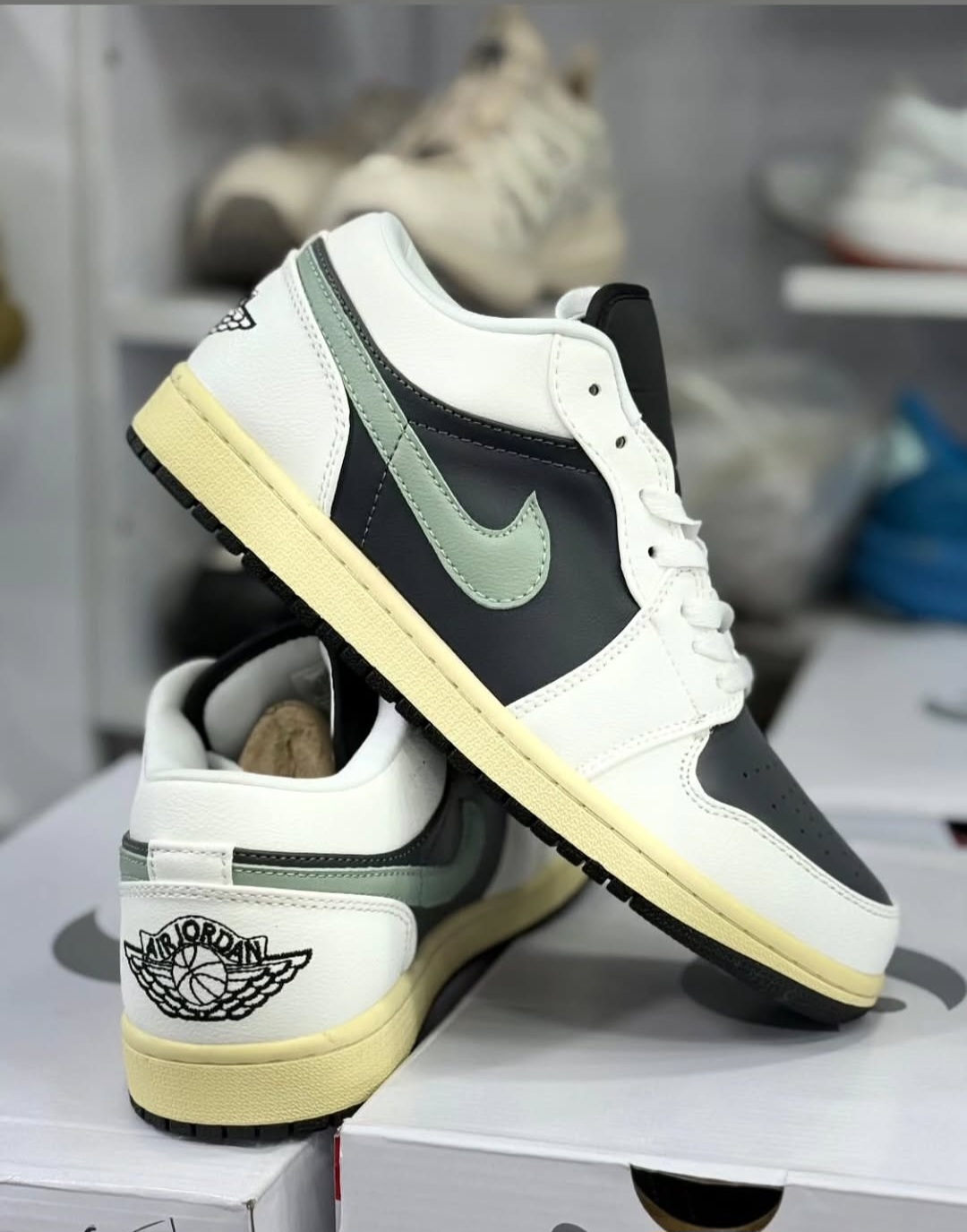 کتونی مسترکوالیتی نایک ایر جردن وان بدون ساق Nike Air Jordan 1 Low وارداتی ساخت ویتنام سایز ۴۰ الی ۴۵فروش تکی و عمده ضمانت کیفیت کالا