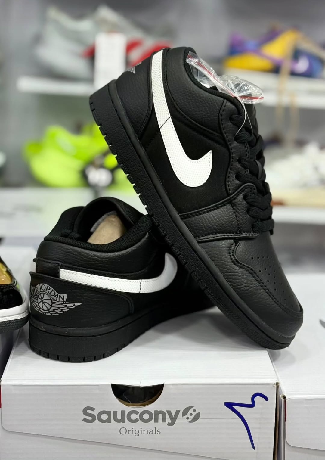 کتونی مسترکوالیتی نایک ایر جردن وان بدون ساق Nike Air Jordan 1 Low وارداتی ساخت ویتنام سایز ۴۰ الی ۴۵فروش تکی و عمده ضمانت کیفیت کالا