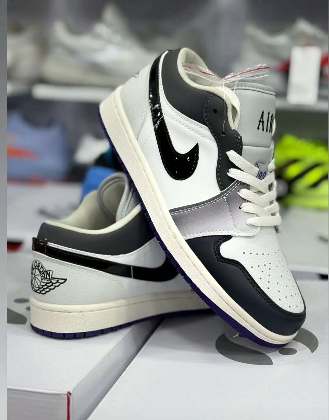کتونی مسترکوالیتی نایک ایر جردن وان بدون ساق Nike Air Jordan 1 Low وارداتی ساخت ویتنام سایز ۴۰ الی ۴۵فروش تکی و عمده ضمانت کیفیت کالا