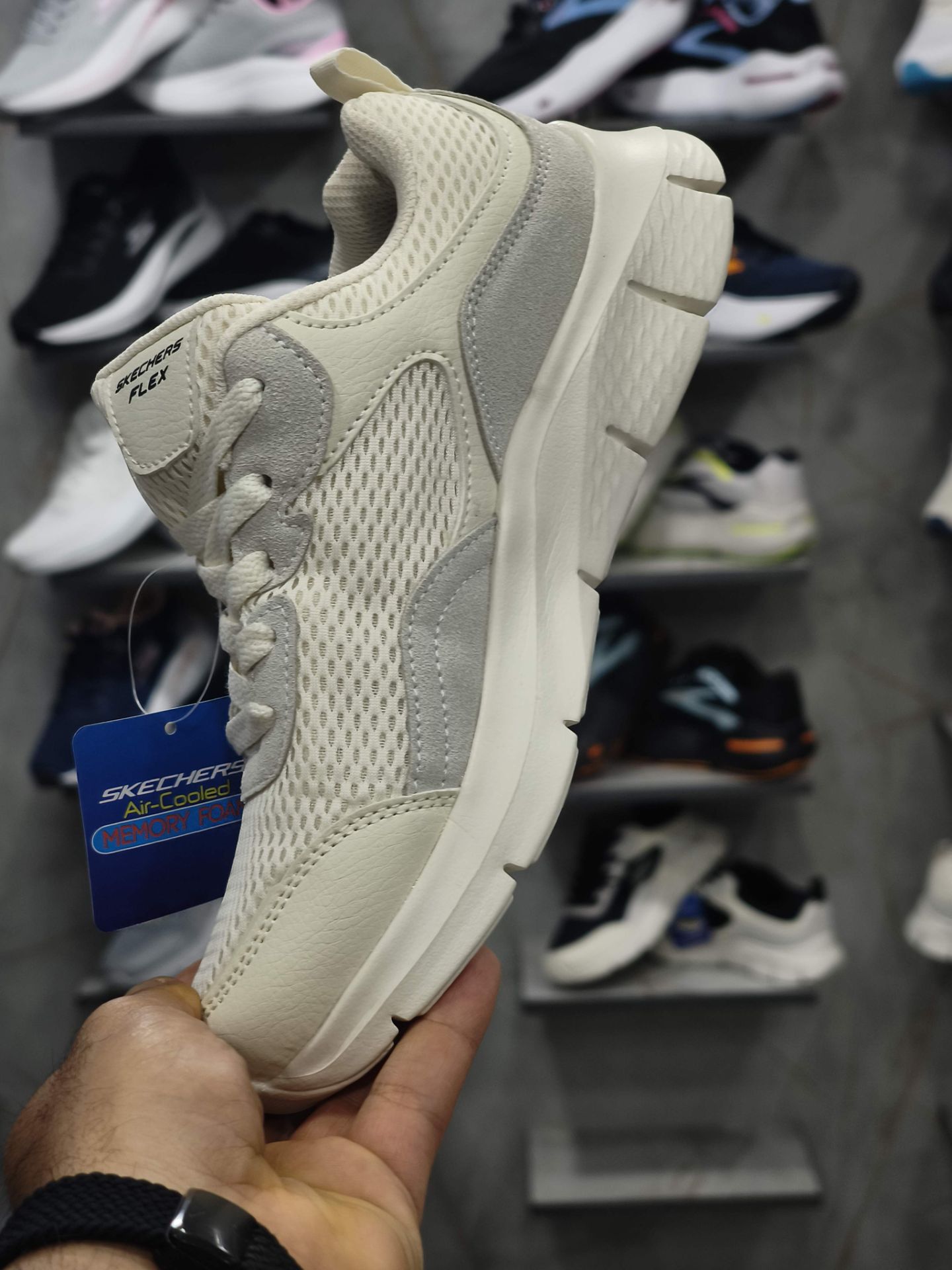 کتونی زنانه اسکیچرز comfort flex /وارداتی ساخت ویتنام سایز ۳۷ الی ۴۰فروش تکی و عمده ضمانت کیفیت کالا